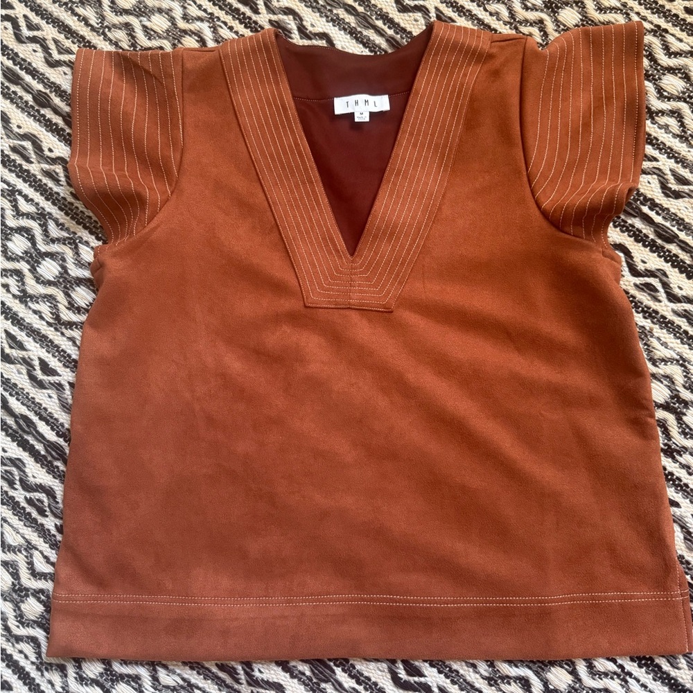 THML NWOT Rust Faux Suede Flutter Sleeve V-Neck Top M